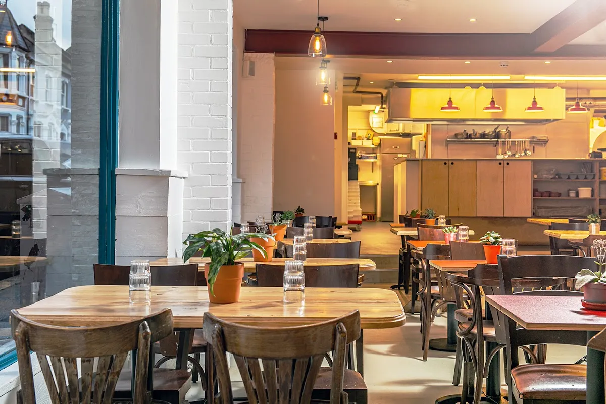 BookNoFees: Restaurant – Dusty Knuckle Bakery – London – Brutăria „Dusty Knuckle”, fotografie 1