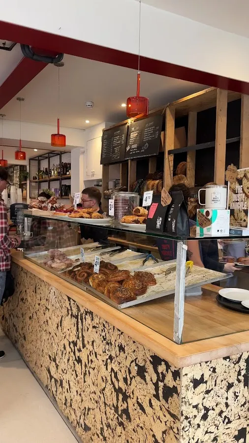 BookNoFees: Restaurant – Dusty Knuckle Bakery – London – Brutăria „Dusty Knuckle”, fotografie 3