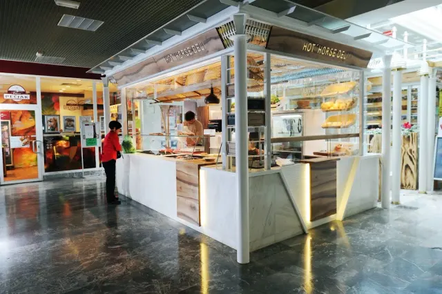 BookNoFees: Snack-bar – Hot Horse DELI – Ljubljana – Hot Horse DELI, fotografie 2