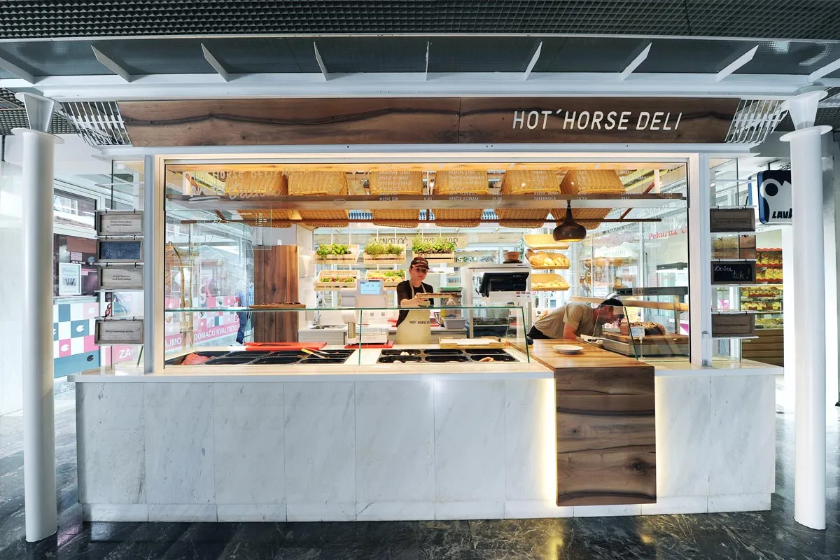 BookNoFees: Snack-bar – Hot Horse DELI – Ljubljana – Hot Horse DELI, fotografie 1