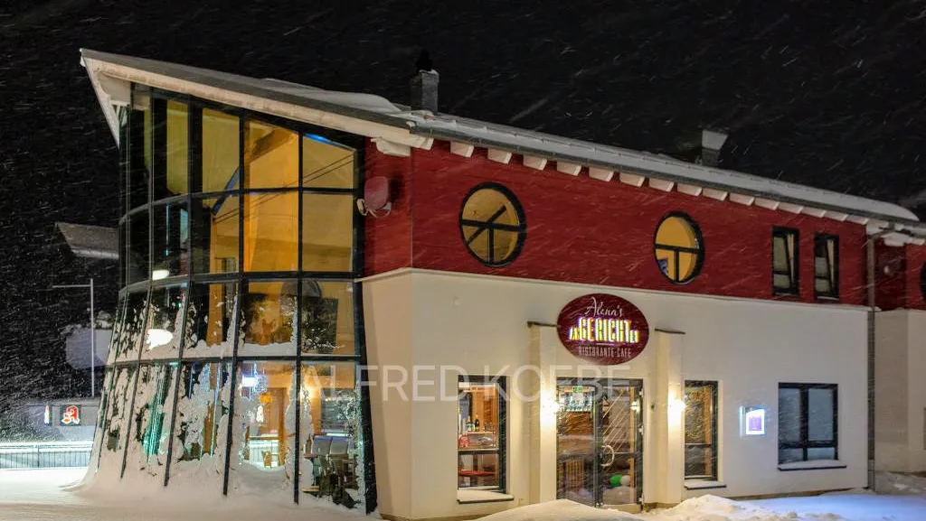 BookNoFees: Restaurant – Café Bistro Angerichtet – Medebach – Café Bistro – Mâncăruri servite, fotografie 1