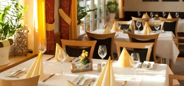 BookNoFees: Restaurant – Luckai Hotel & Restaurant – Meschede-Freienohl – Luckai Hotel & Restaurant, fotografie 2
