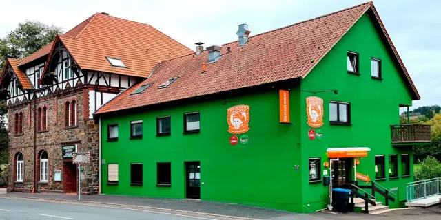 BookNoFees: Friedchens Gasthof, Warstein-Niederbergheim