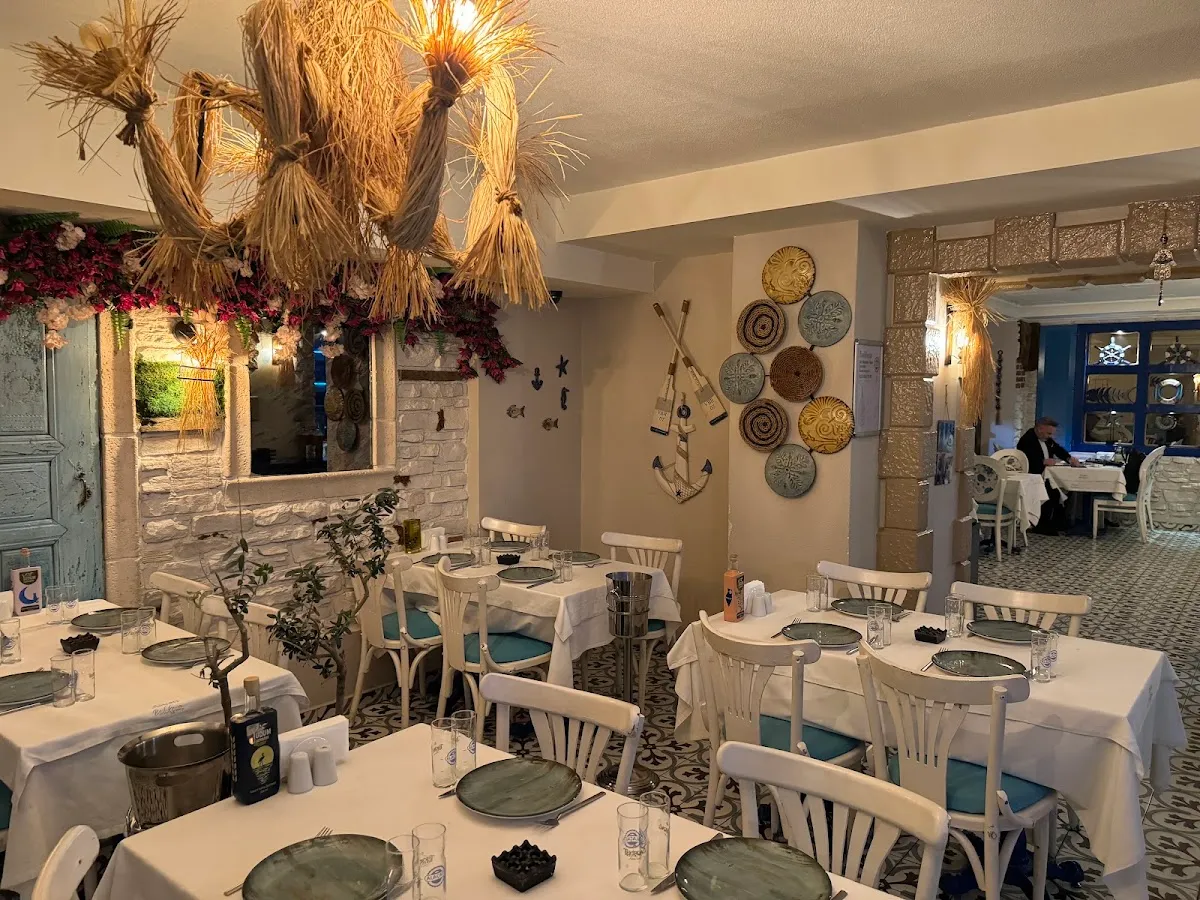 BookNoFees: Restaurant – Alaçatı Balıkçısı – Istanbul – Pescăria din Alaçatı, fotografie 1