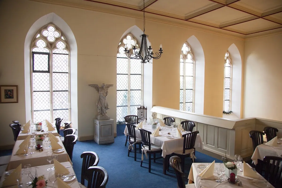 BookNoFees: Restaurant – La Vecchia Chiesa – Werl – Biserica Veche, fotografie 1