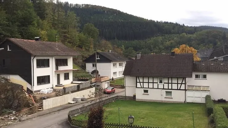 BookNoFees: Restaurant – Landhaus im Grund – Lennestadt – Casă de țară în cartierul Grund, fotografie 1
