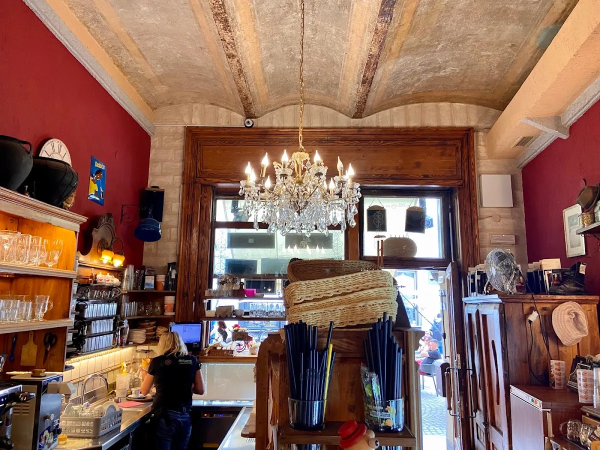 BookNoFees: Restaurant – Druga Violina – Ljubljana – A doua vioară, fotografie 1