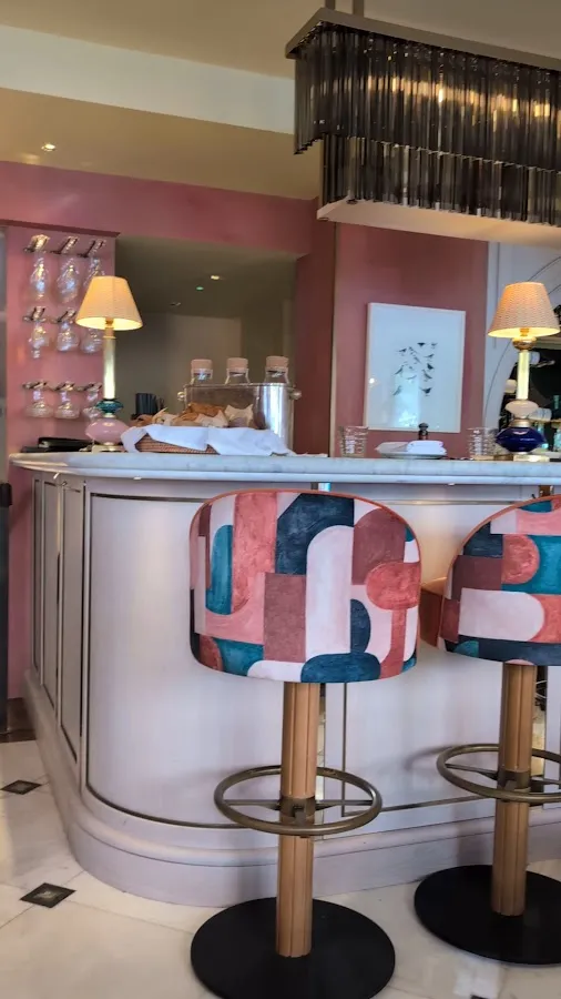 BookNoFees: Restaurant – Cafe Murano – London – Cafeneaua Murano, fotografie 3