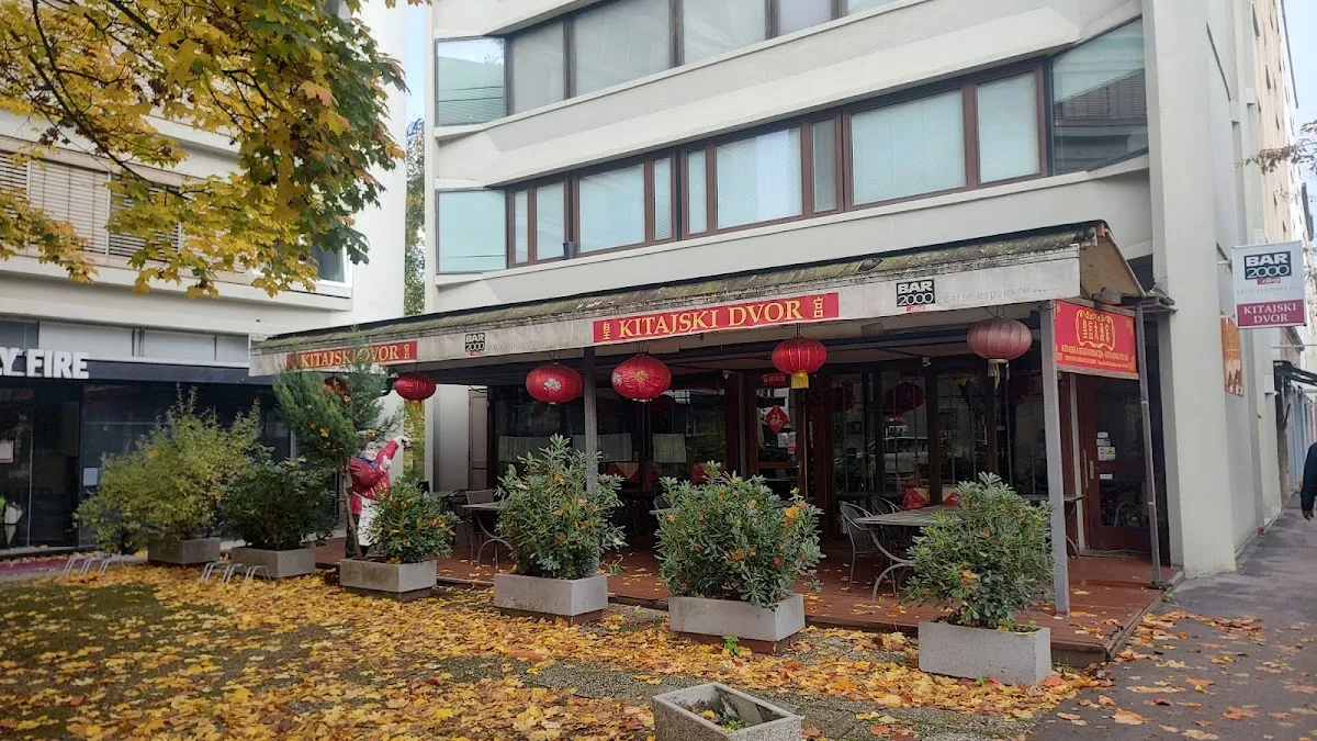 BookNoFees: Restaurant – Kitajski Dvor – Ljubljana – Curtea Chineză, fotografie 1