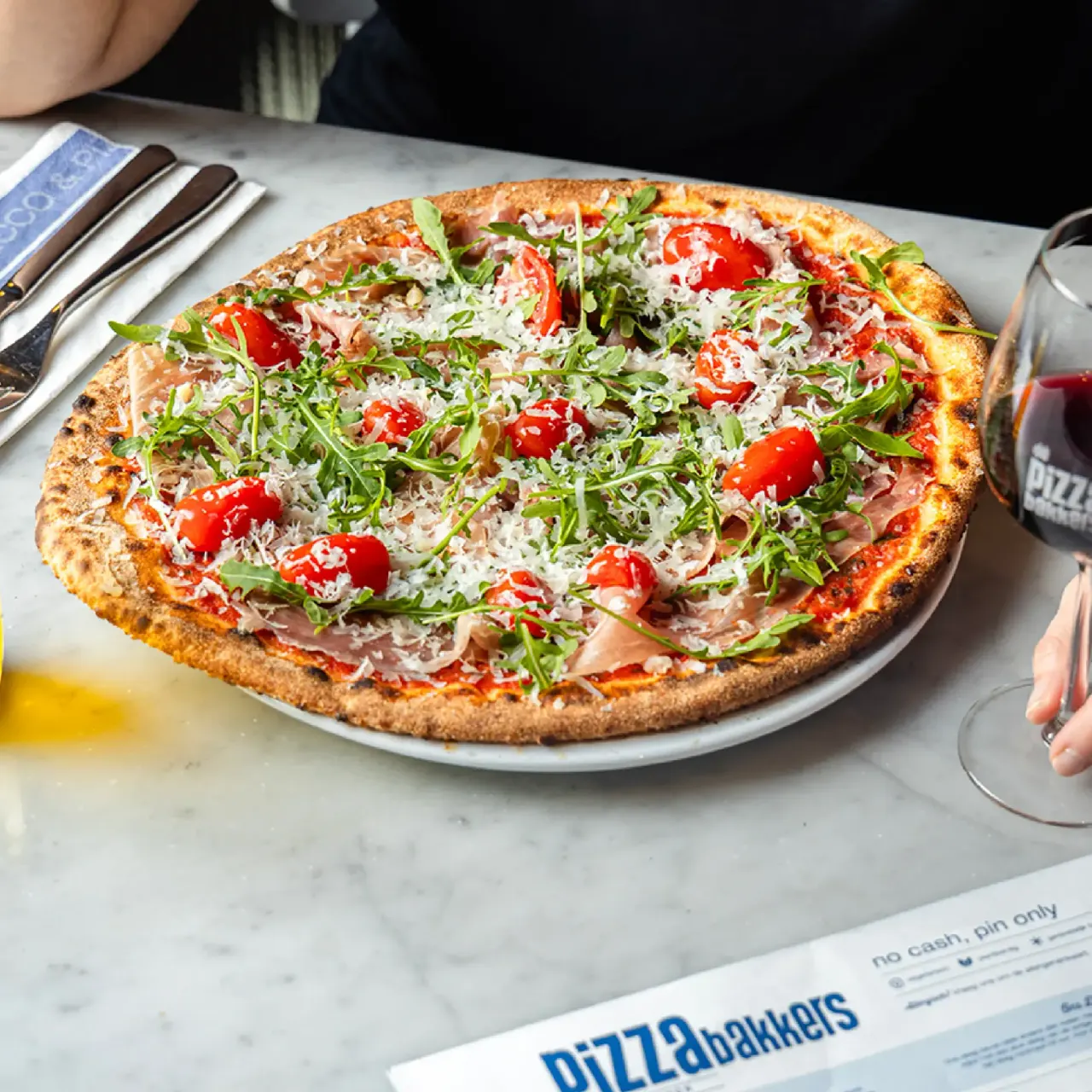 BookNoFees: Snack-bar – De Pizzabakkers To Go – Amsterdam – Pizzabakkers To Go, fotografie 1