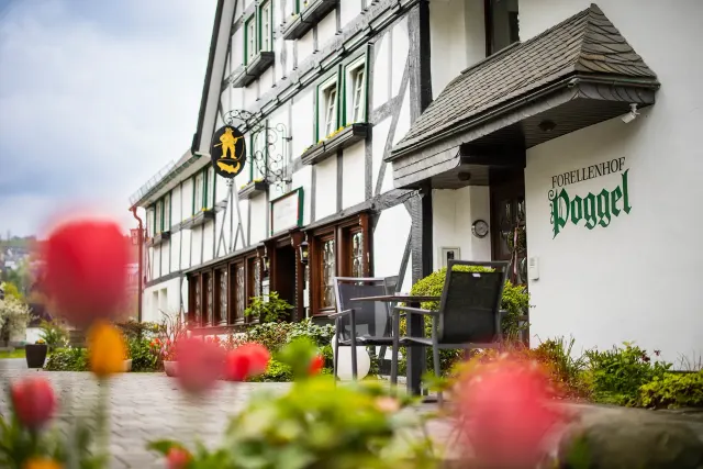 BookNoFees: Restaurant – Forellenhof Poggel – Eslohe – Ferma de păstrăvi Poggel, fotografie 2