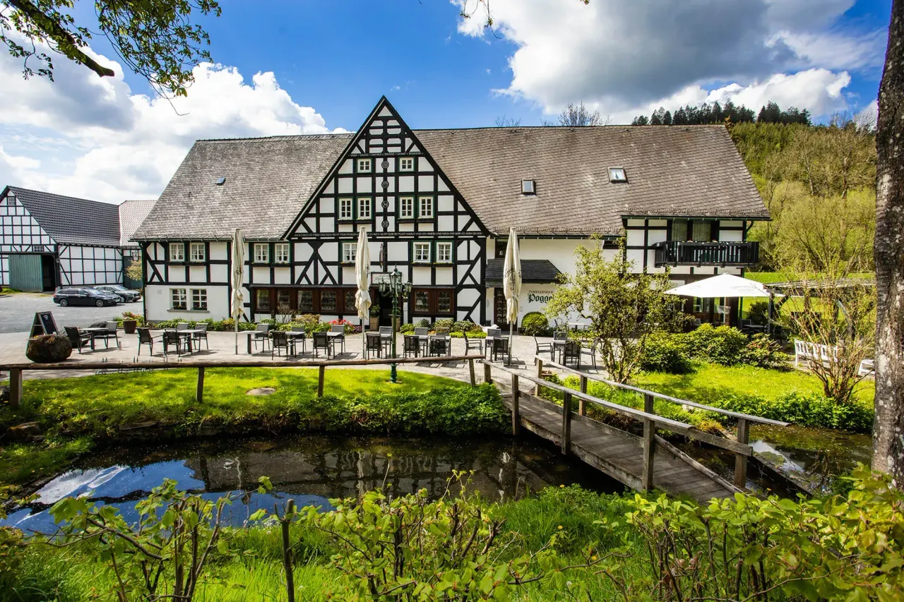 BookNoFees: Restaurant – Forellenhof Poggel – Eslohe – Ferma de păstrăvi Poggel, fotografie 1