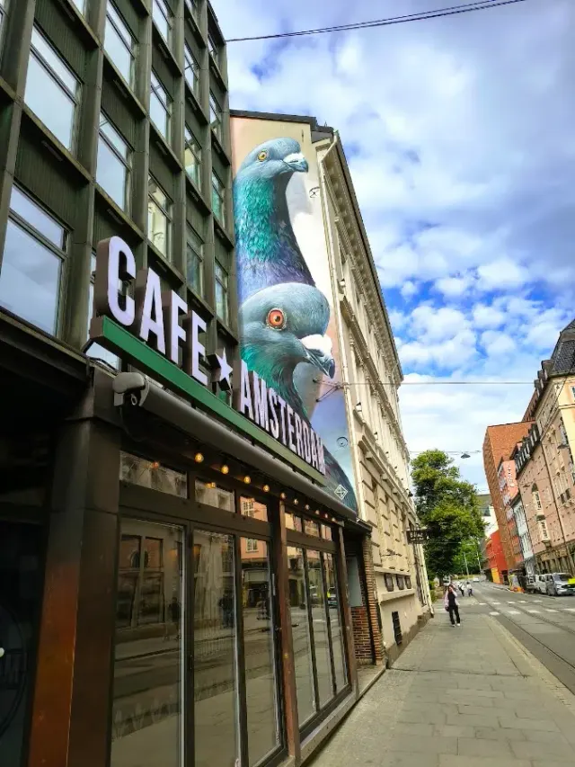 BookNoFees: Cafenea – Cafe Amsterdam – Oslo – Cafeneaua Amsterdam, fotografie 2