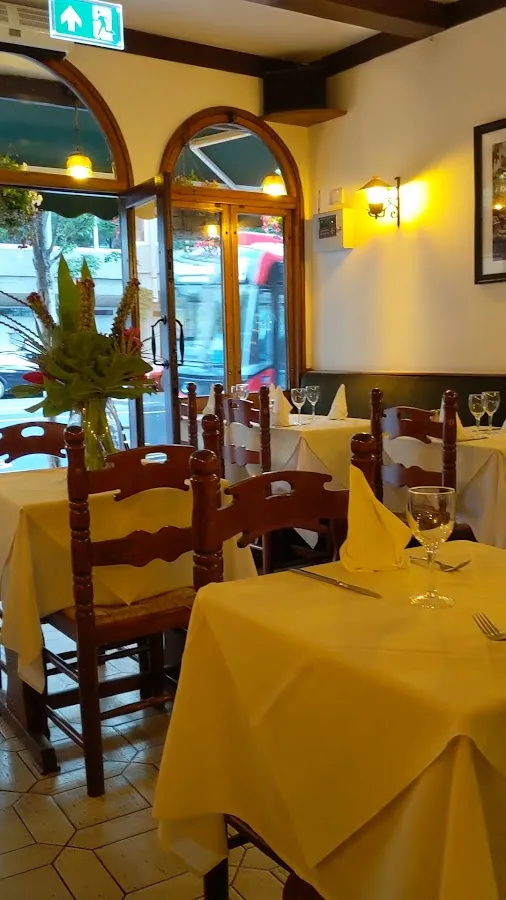 BookNoFees: Restaurant – De Amicis – London – Despre prieteni, fotografie 3