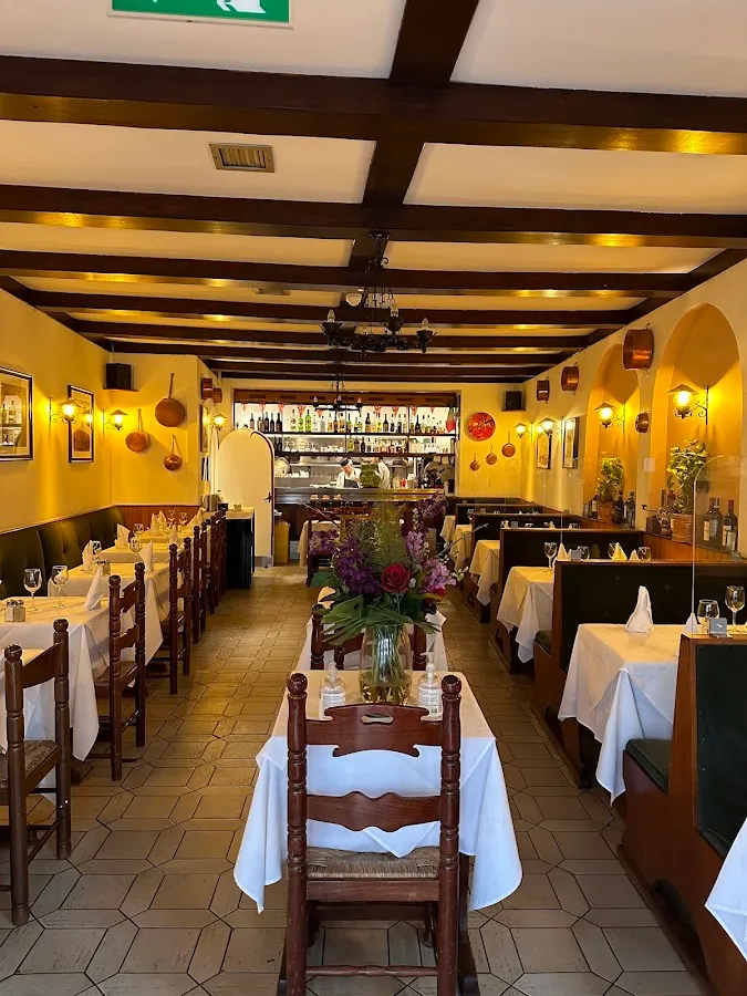 BookNoFees: Restaurant – De Amicis – London – Despre prieteni, fotografie 1
