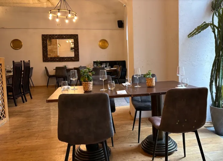 BookNoFees: Restaurant – Levant – Bratislava – Orientul, fotografie 1