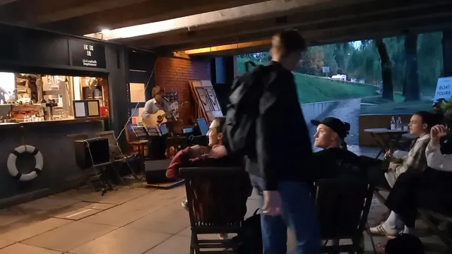 BookNoFees: Cafenea – Klub rečnih kapitanov – Ljubljana – Clubul căpitanilor fluviali, fotografie 3