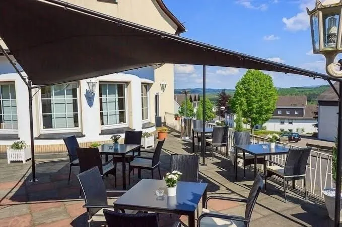 BookNoFees: Restaurant – Hotel Palatino – Sundern-Langscheid – Hotelul Palatino, fotografie 1