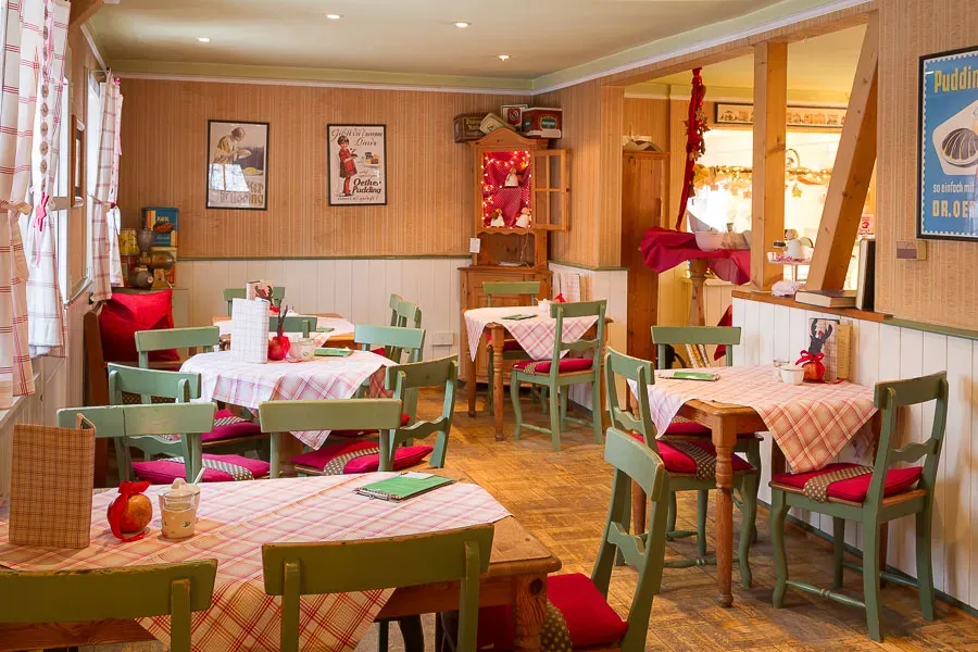 BookNoFees: Brutărie – Café Backes – Schmallenberg – Cafeneaua Backes, fotografie 1