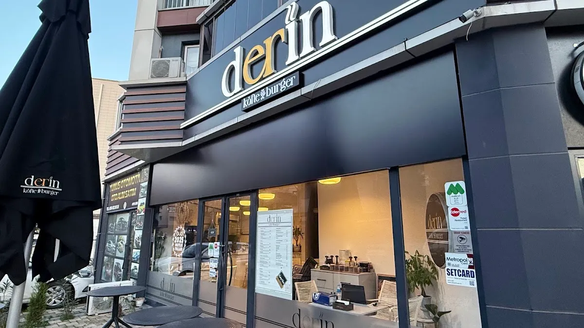 BookNoFees: Restaurant – Derin Köfte&Burger – Istanbul – Derin Köfte & Burger, fotografie 1