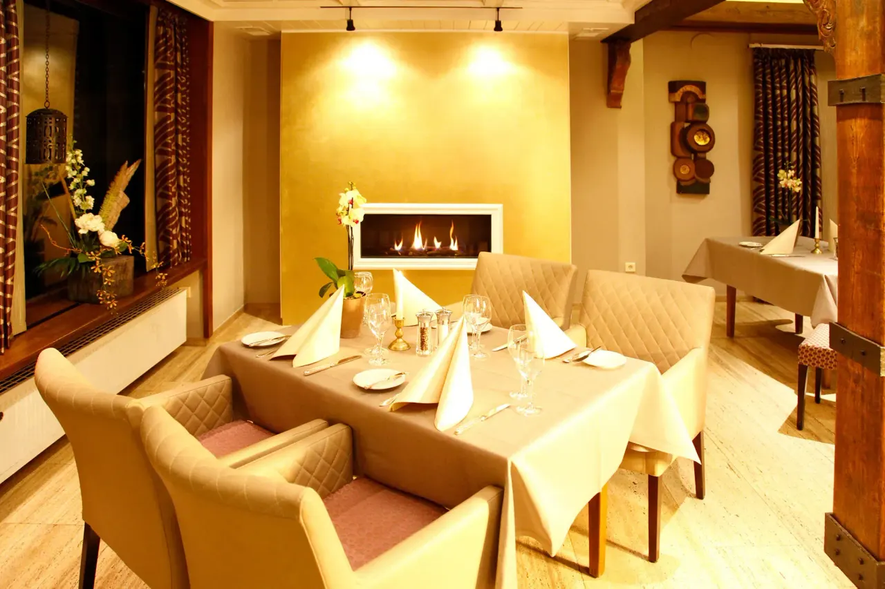 BookNoFees: Restaurant – Restaurant im Flair Hotel Nieder – Bestwig – Restaurantul de la Flair Hotel Nieder, fotografie 1