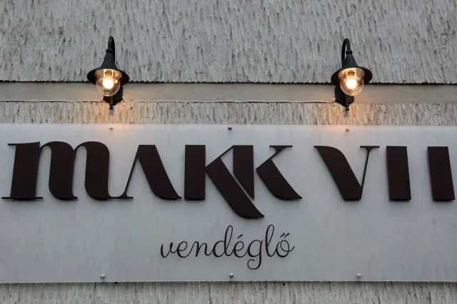 BookNoFees: Restaurant – Makk VII – Budapest – Mack VII, fotografie 3