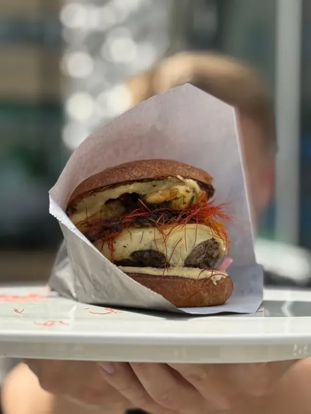BookNoFees: Restaurant – Burgers & Wine – Helsinki – Burgers & Wine, fotografie 3