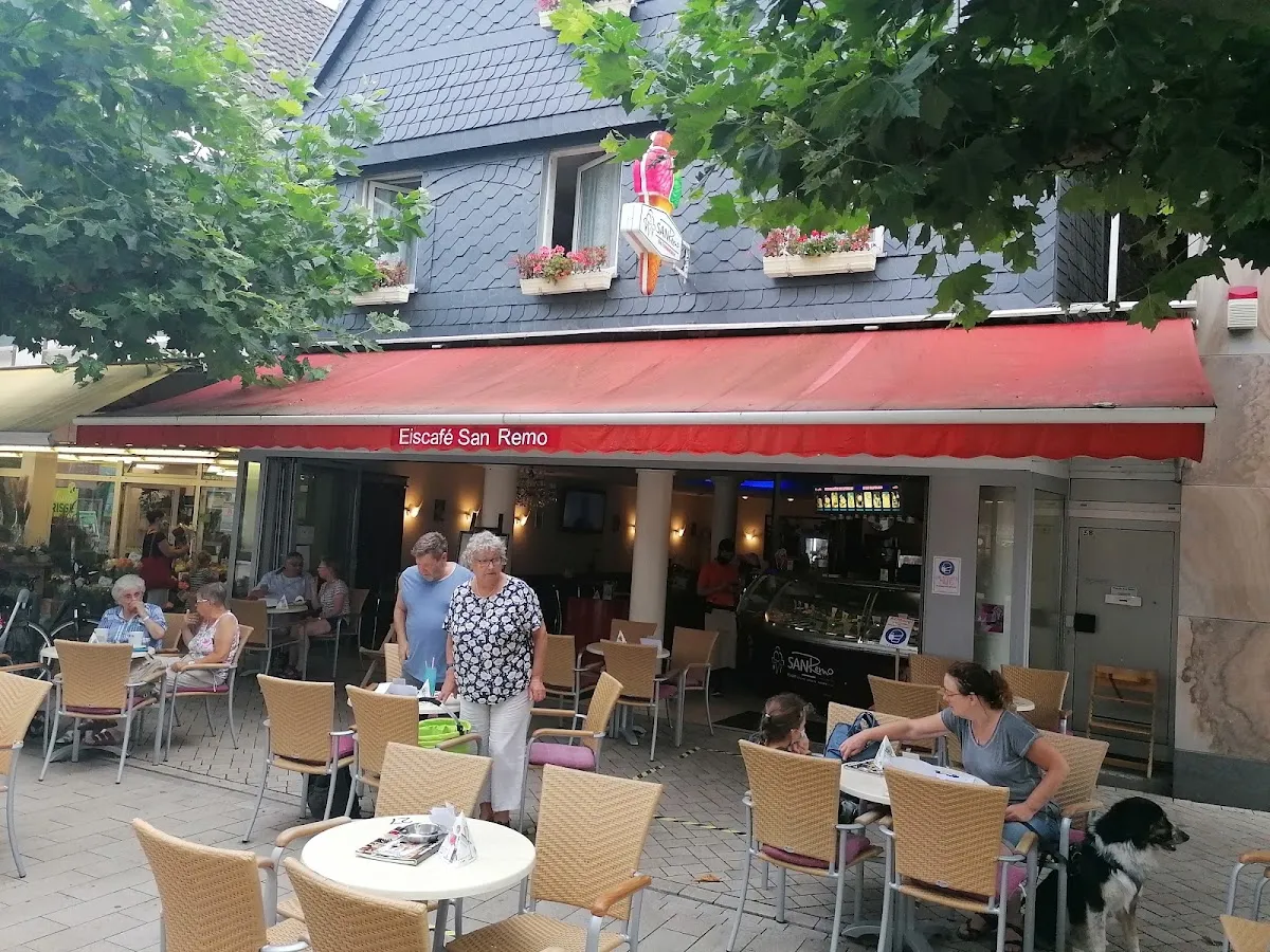 BookNoFees: Înghețată – Eiscafé Dolomiti – Menden – Eiscafé Dolomiti, fotografie 1