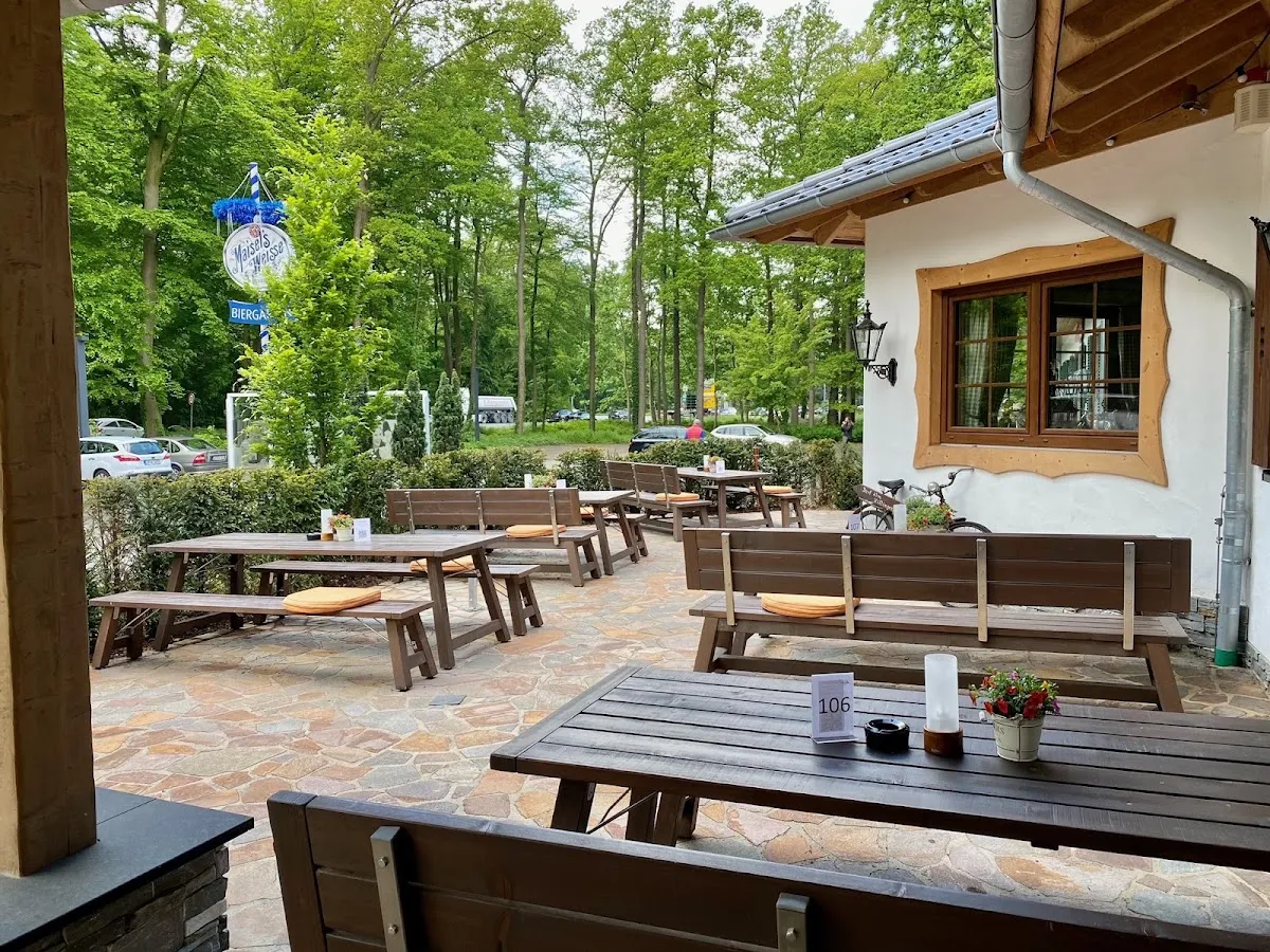 BookNoFees: Restaurant – Dorf Alm Lippstadt – Lippstadt – Satul Alm din Lippstadt, fotografie 1