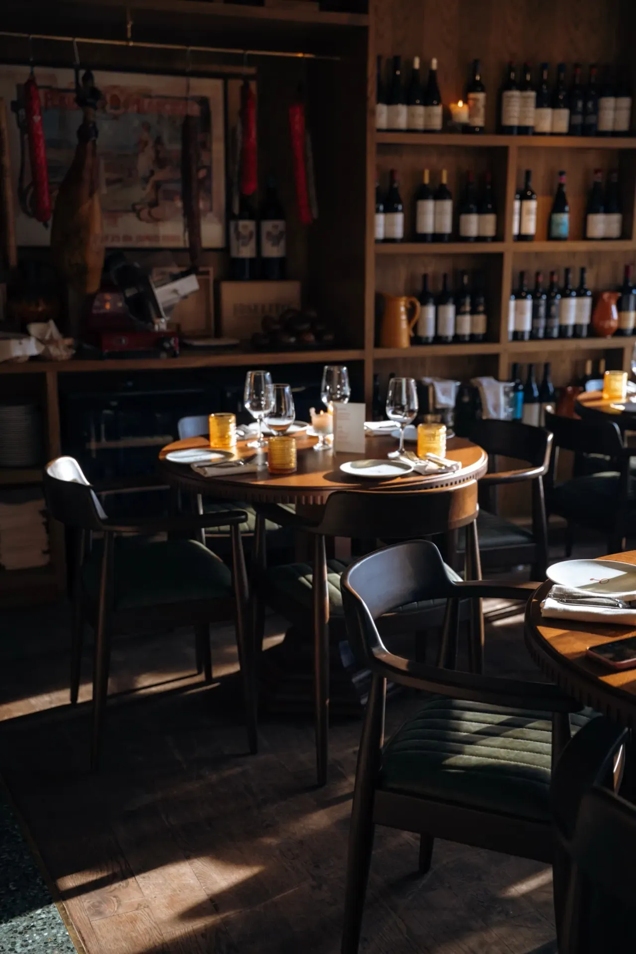 BookNoFees: Restaurant – Mesa Mesa – Amsterdam – Tabel tabel, fotografie 1