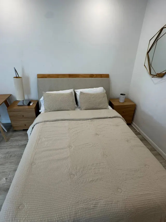 BookNoFees: Studio liniștit în centrul orașului, cu intrare proprie și parcare – Cutler Bay