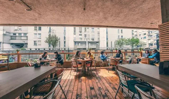 BookNoFees: Kavarna Tiskarna, Ljubljana