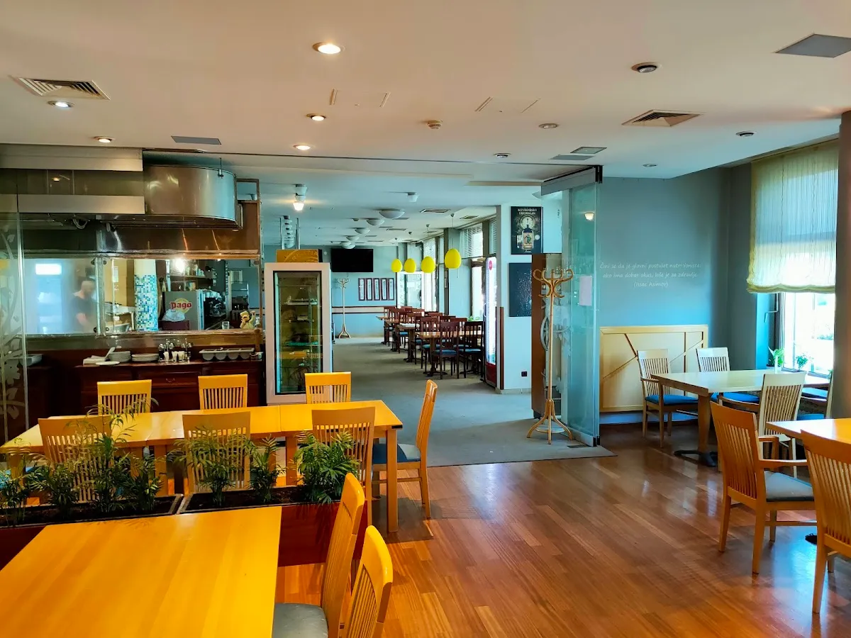 BookNoFees: Restaurant – Magazinska klet – Četiri šešira – Zagreb – Pivnița – Patru șesiri, fotografie 1