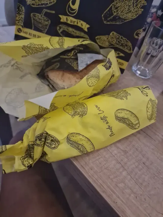 BookNoFees: Snack-bar – Fari's Delice – Ljubljana – Deliciile lui Fari, fotografie 2