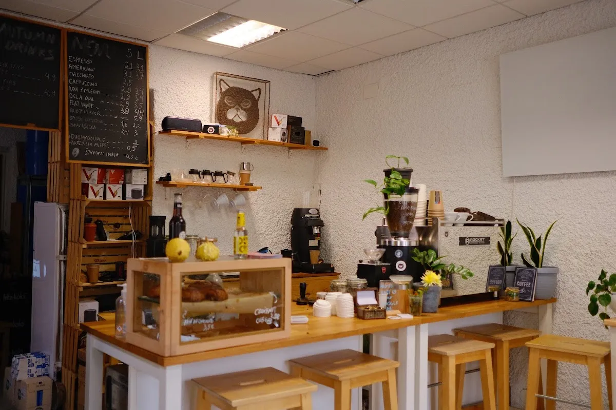 BookNoFees: Cafenea – Mala Pražarna – Ljubljana – Mala Pražarna, fotografie 1