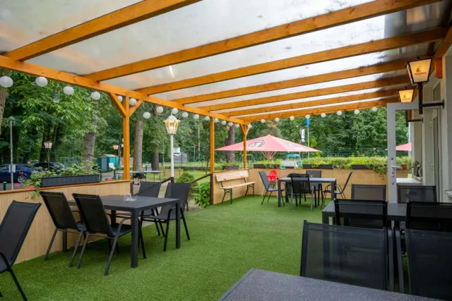 BookNoFees: Restaurant – Knusperhäuschen – Berlin – Căsuța crocantă, fotografie 3