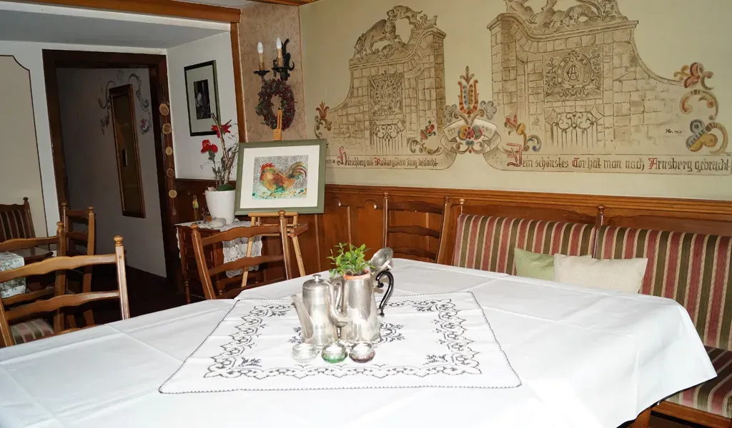 BookNoFees: Restaurant – Gasthof zum Hirsch – Warstein-Hirschberg – Hanul „Zum Hirsch”, fotografie 1