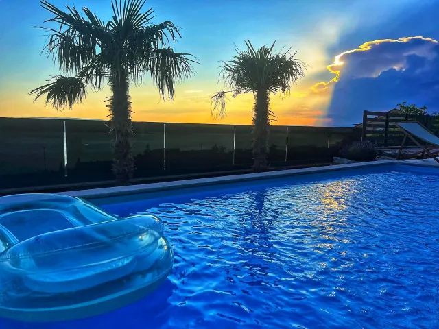 BookNoFees: Vilă cu piscină privată cu apă sărată și vedere la mare – Crikvenica, Selse