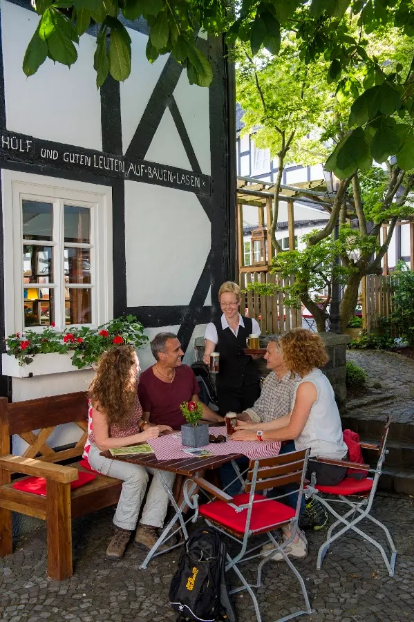 BookNoFees: Snack-bar – Imbiss Esselstübchen – Eslohe – Restaurantul Esselstübchen, fotografie 1