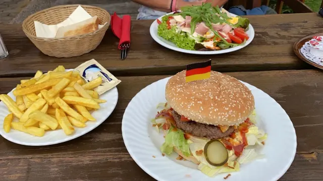 BookNoFees: Restaurant – Schloßberg-Alm – Medebach – Schloßberg-Alm, fotografie 3
