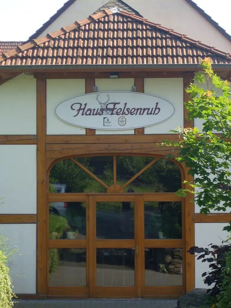 BookNoFees: Restaurant – Landgasthof Haus Felsenruh – Balve-Garbeck – Hanul rural „Haus Felsenruh”, fotografie 1