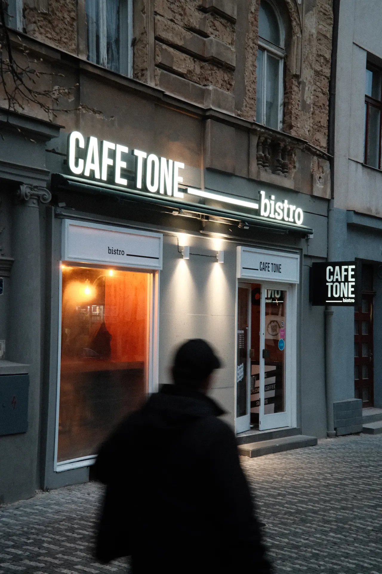 BookNoFees: Cafenea – Cafe Tone – Prague – Cafe Tone, fotografie 1