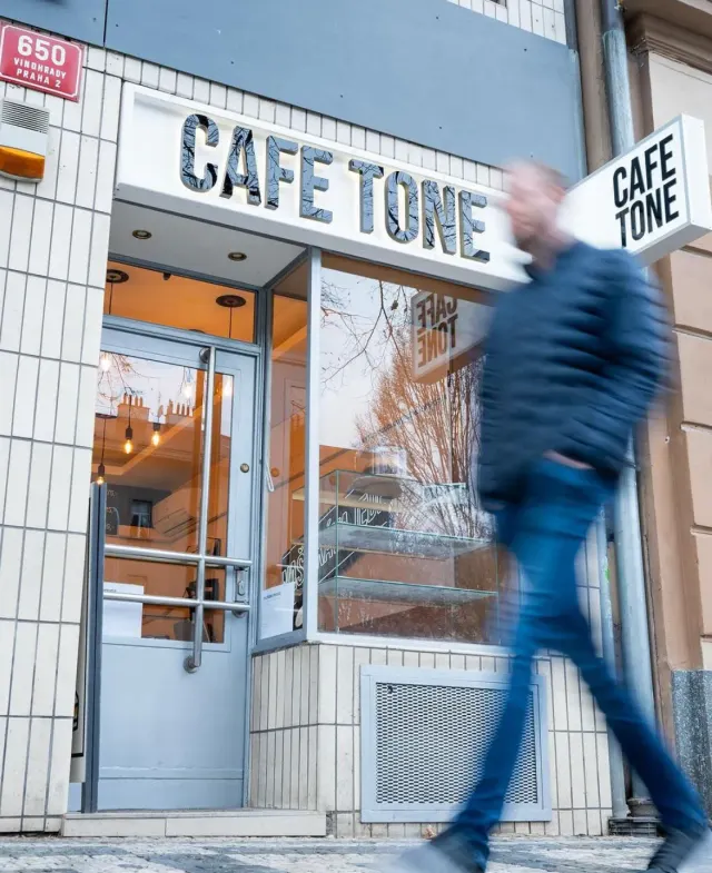 BookNoFees: Cafenea – Cafe Tone – Prague – Cafe Tone, fotografie 3