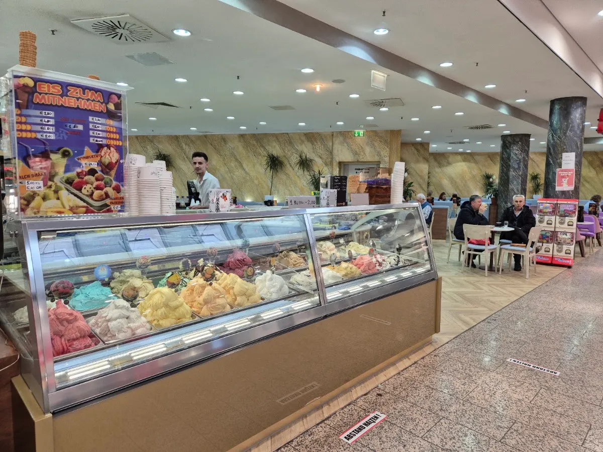 BookNoFees: Restaurant – Eiscafé Leone – Lüdenscheid – Cafeneaua cu înghețată Leone, fotografie 1
