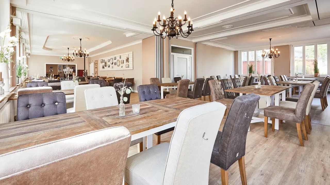 BookNoFees: Restaurant – Zum Landsberger Hof – Arnsberg – Către Landsberger Hof, fotografie 1
