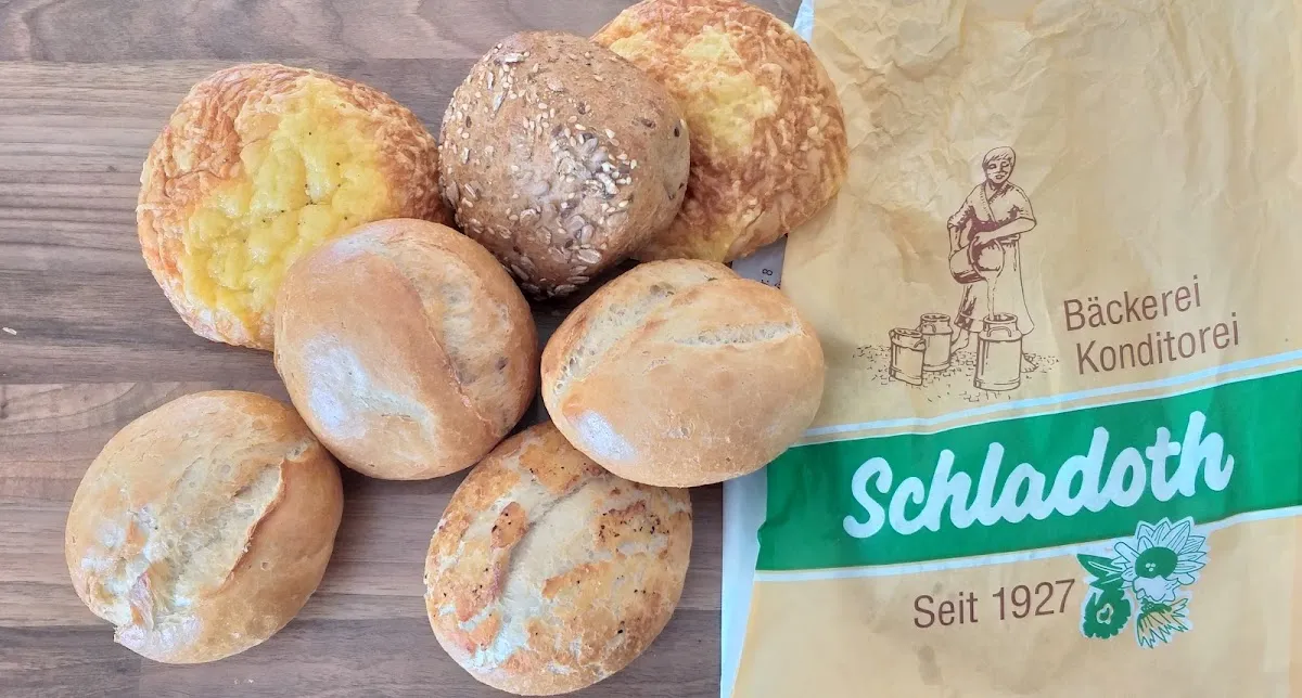 BookNoFees: Restaurant – Ernst Schladoth Bäckerei – Brilon – Brutăria Ernst Schladoth, fotografie 1