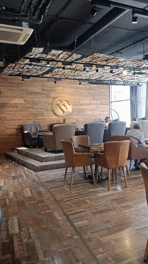 BookNoFees: Cafenea – Foxford – Bratislava – Foxford, fotografie 2