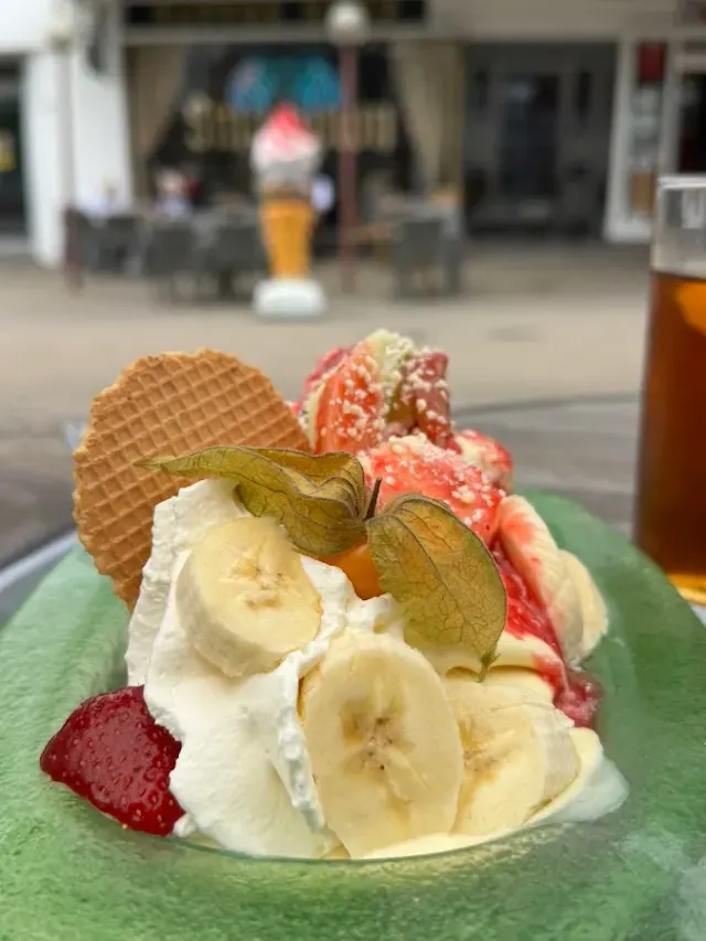 BookNoFees: Restaurant – Eiscafe Concetta – Gevelsberg – Eiscafe Concetta, fotografie 2