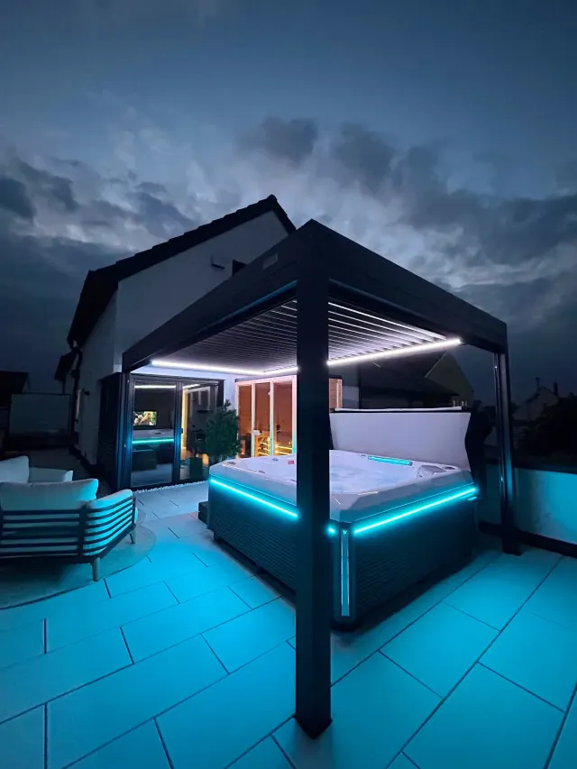 BookNoFees: Apartamentul Lion Luxe – Sky Lounge – Mering