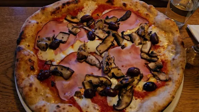 BookNoFees: Restaurant – Alfons Pizza – Helsinki – Alfons Pizza, fotografie 2